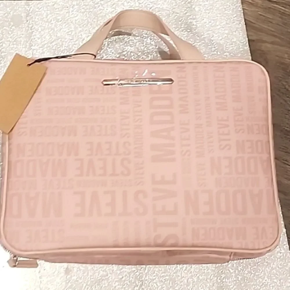 Steve Madden Logo‎ Weekender Zip Around Cosmetic Bag- Blush/Multi